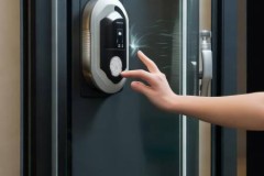 德奥西智能指纹锁全国维修服务中心讲解<公寓门指纹锁使用教程：轻松录入指纹解锁方法>