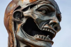 申花燃气灶售后客服通道剖析%郑州中原福塔广场雕塑引热议：画风诡异引网友热议