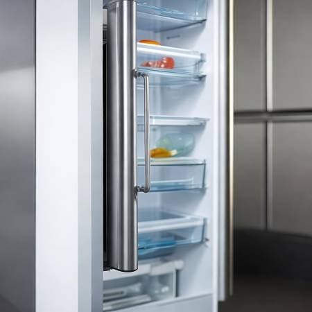 冰箱设计人性化，储物便捷